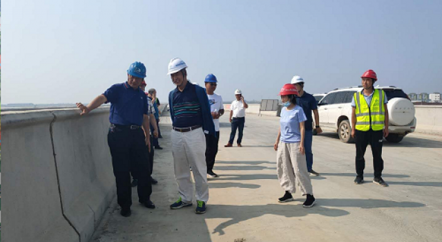 山東省交通運輸廳執(zhí)法局對秦濱高速公路進(jìn)行督查