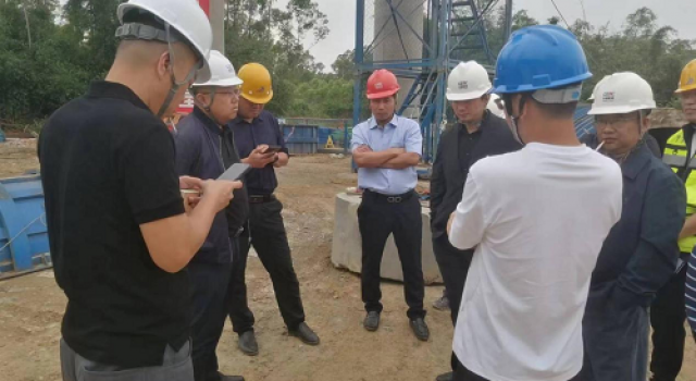 橫欽高速第三業代處領導到橫欽高速公路十三工區現場調研