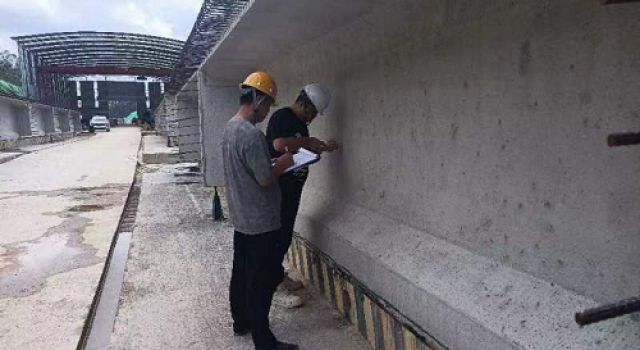東泰咨詢橫欽高速公路第四總監辦試驗室與橫欽高速公路中心試驗室聯合開展梁場預制梁質量巡查