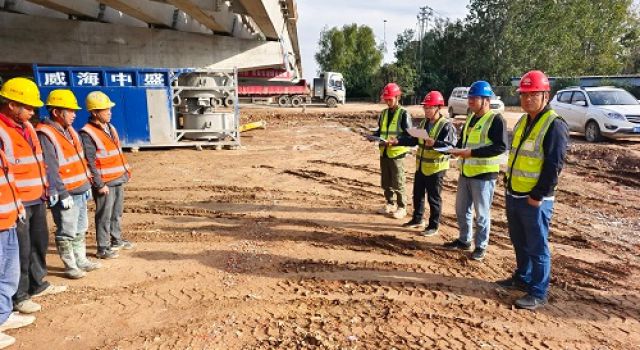 許昌繞城高速公路三駐地辦對泡沫混凝土施工進行安全技術(shù)交底
